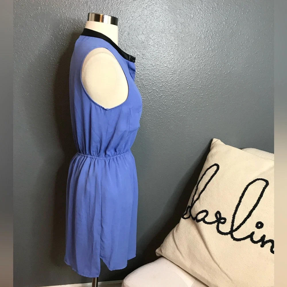 **Donated 2024** Eighty sixty blue sleeveless blouse size small - Picture 2 of 9
